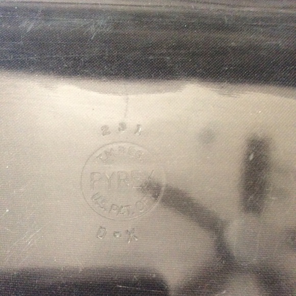 Vintage Pyrex casserole glass dish in serving tray - Picture 6 of 15